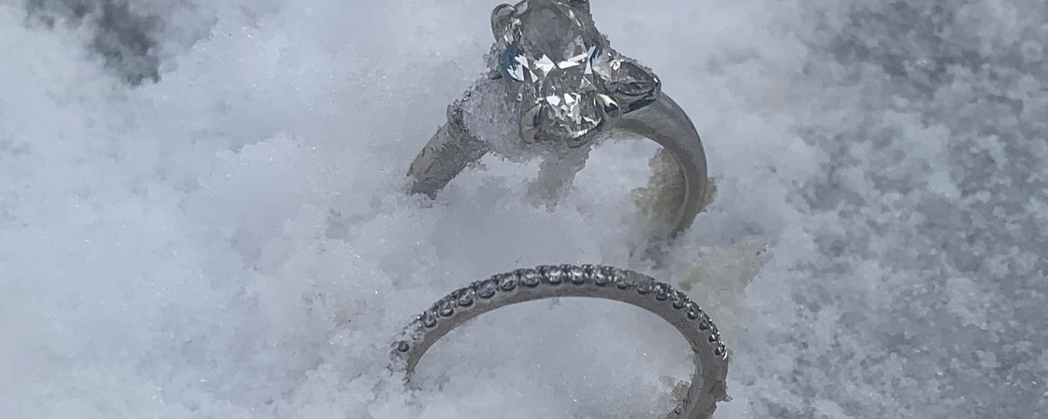 Как найти кольцо в снегу или сугробе если потерял?